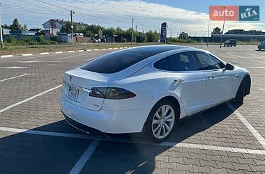 Ліфтбек Tesla Model S 2015 в Києві