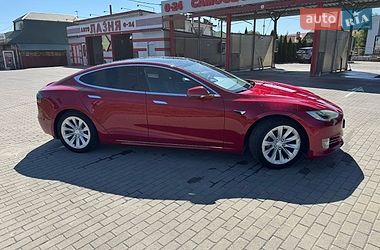 Ліфтбек Tesla Model S 2018 в Львові