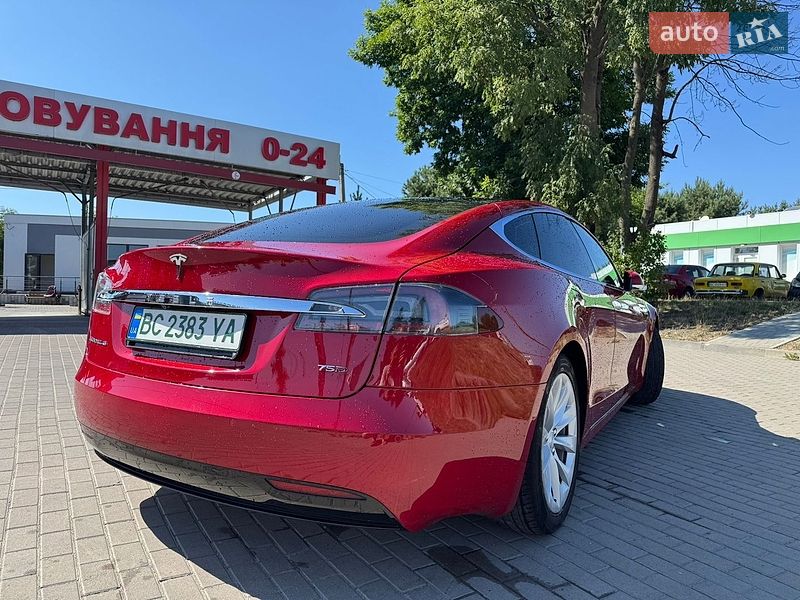 Ліфтбек Tesla Model S 2018 в Львові