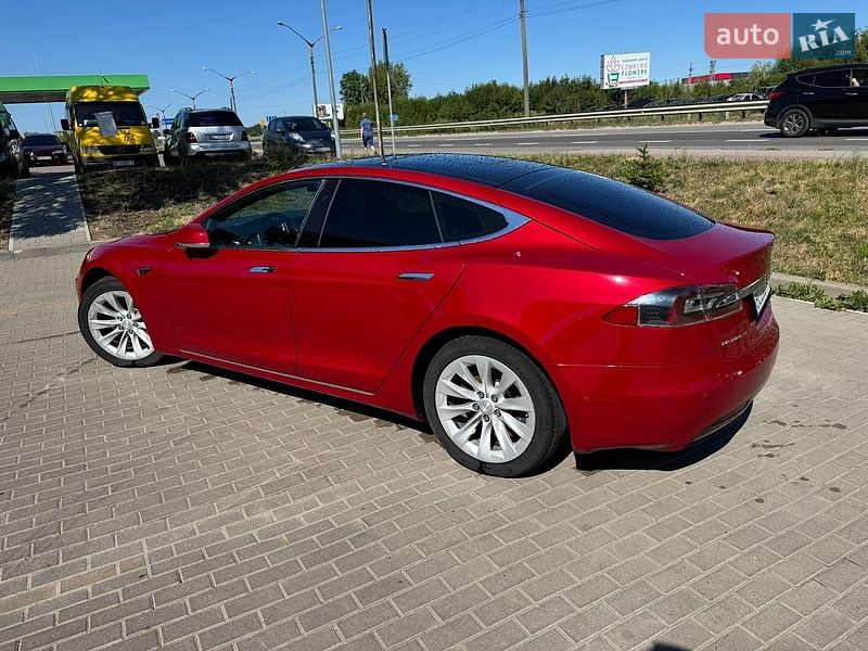 Ліфтбек Tesla Model S 2018 в Львові