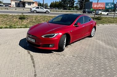 Ліфтбек Tesla Model S 2018 в Львові