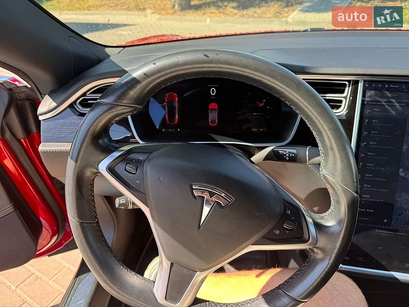 Ліфтбек Tesla Model S 2018 в Львові