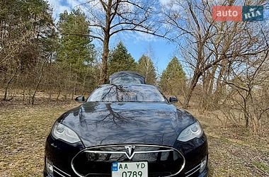 Лифтбек Tesla Model S 2014 в Ирпене
