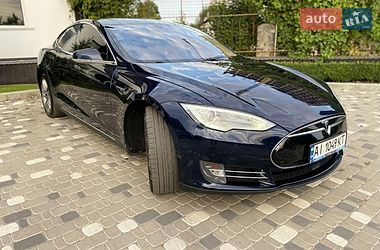 Лифтбек Tesla Model S 2014 в Киеве Лифтбек Tesla Model S 2014 в Киеве