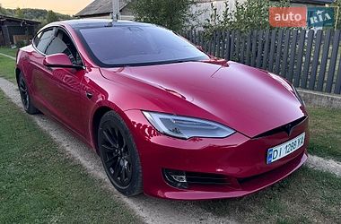 Ліфтбек Tesla Model S 2017 в Чернівцях