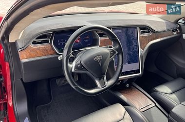 Ліфтбек Tesla Model S 2017 в Чернівцях