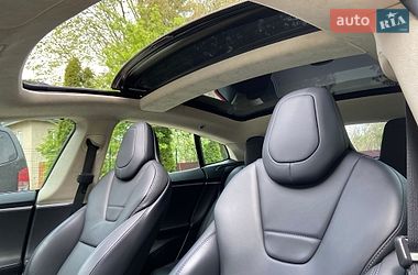 Ліфтбек Tesla Model S 2017 в Чернівцях