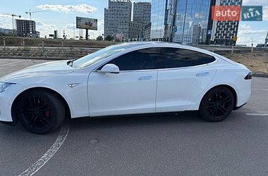 Лифтбек Tesla Model S 2015 в Киеве