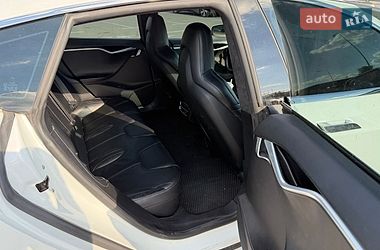 Лифтбек Tesla Model S 2015 в Киеве