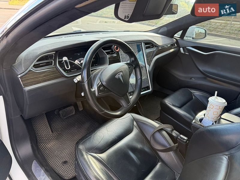Лифтбек Tesla Model S 2015 в Киеве