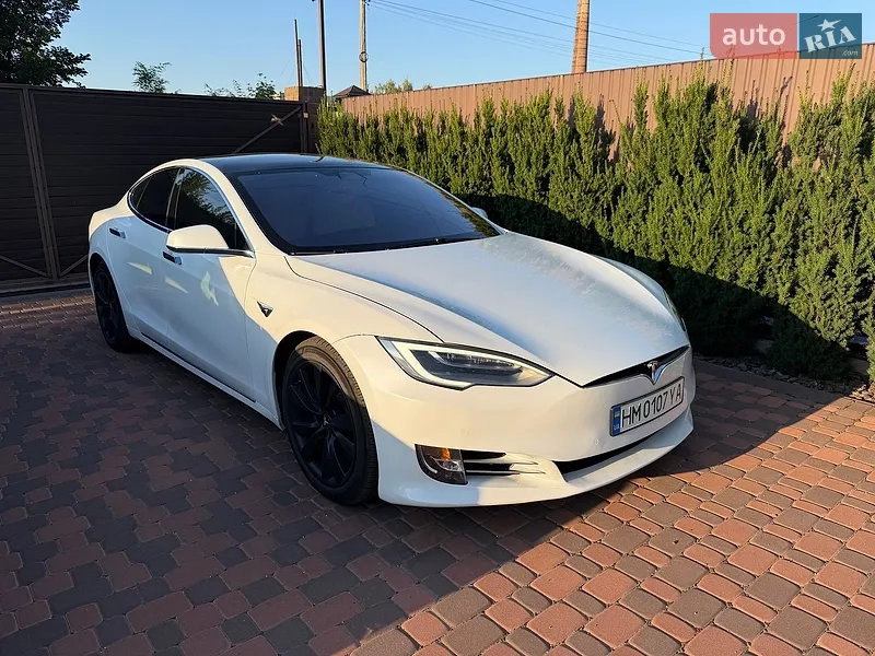 Tesla Model S 2020