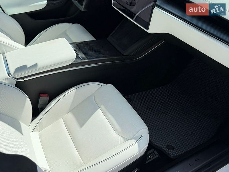 Ліфтбек Tesla Model S 2022 в Харкові