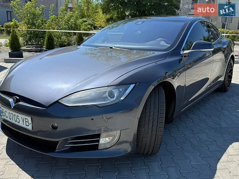 Tesla Model S 2016