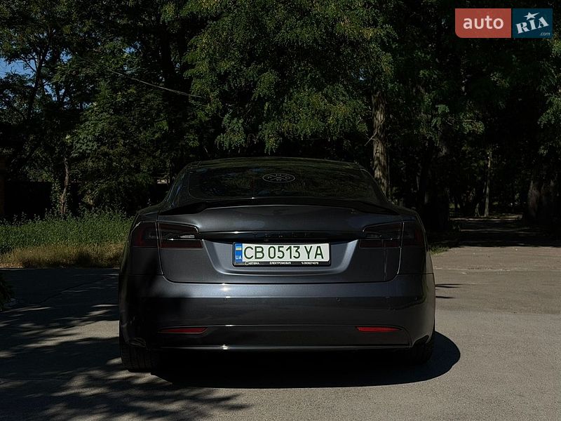 Tesla Model S 2018