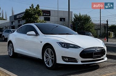 Ліфтбек Tesla Model S 2014 в Миколаєві
