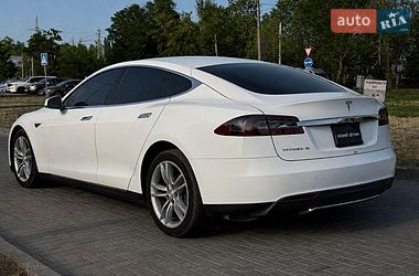 Ліфтбек Tesla Model S 2014 в Миколаєві