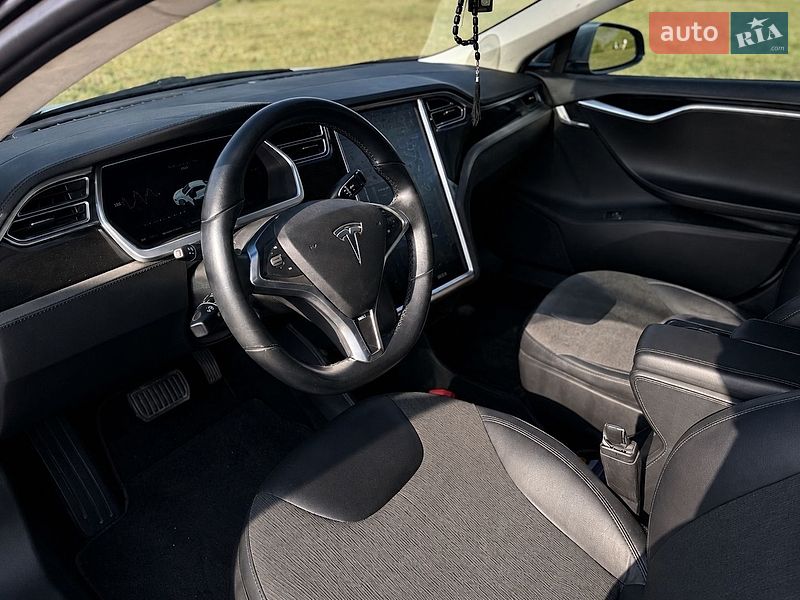 Ліфтбек Tesla Model S 2014 в Миколаєві