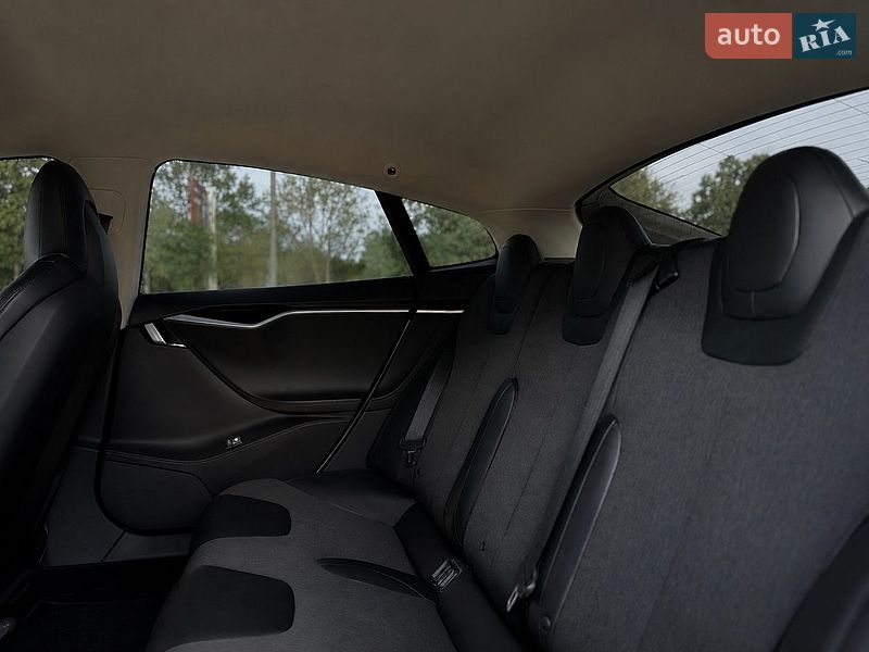Ліфтбек Tesla Model S 2014 в Миколаєві