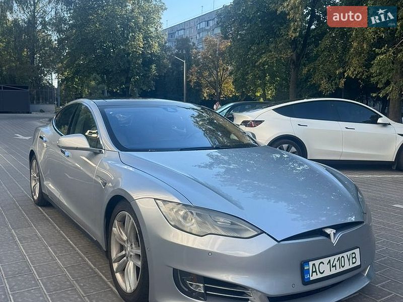 Ліфтбек Tesla Model S 2015 в Рівному