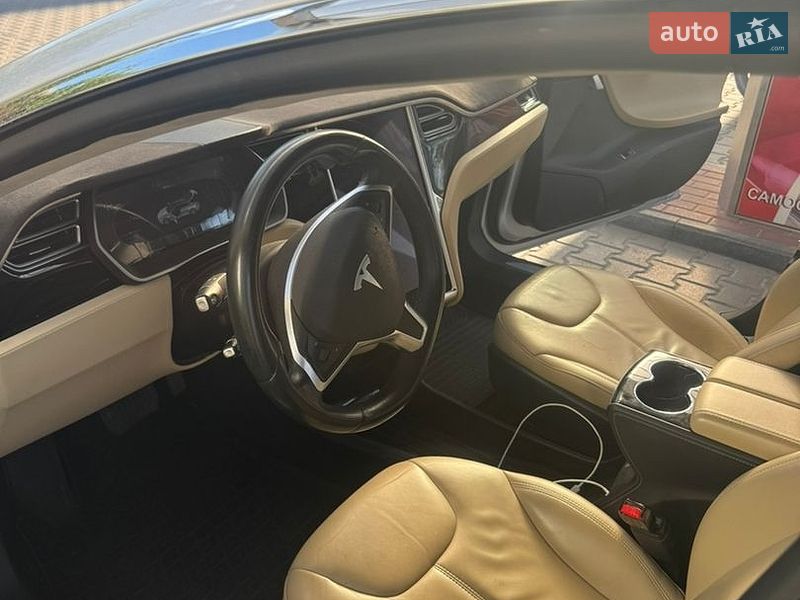 Ліфтбек Tesla Model S 2015 в Рівному