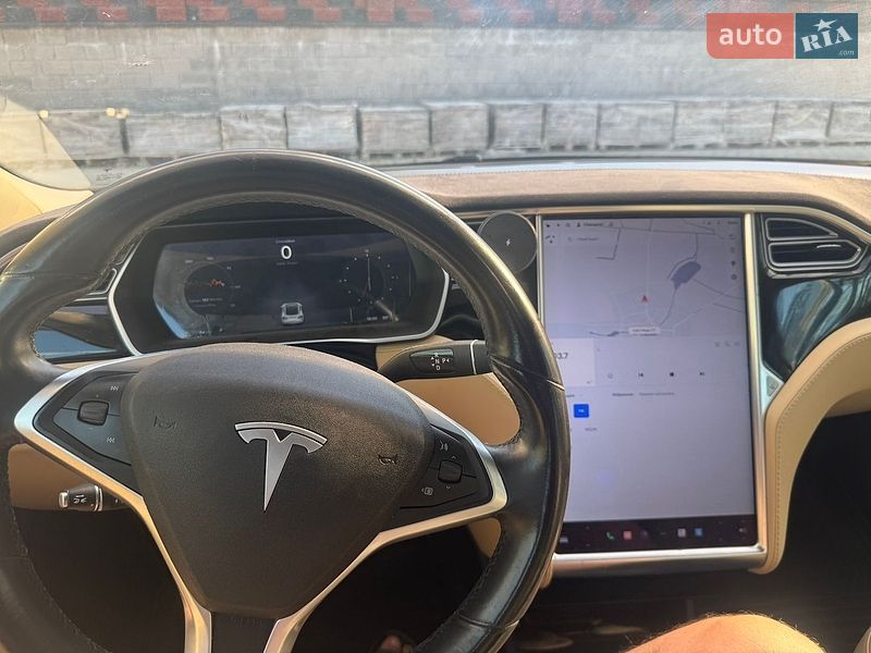 Ліфтбек Tesla Model S 2015 в Рівному