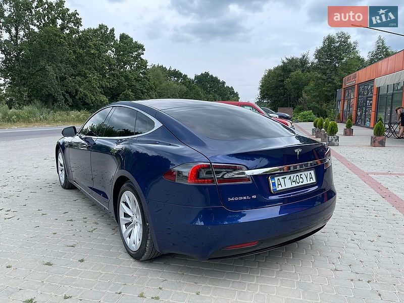 Лифтбек Tesla Model S 2017 в Снятине