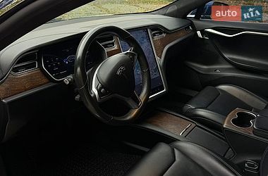 Лифтбек Tesla Model S 2017 в Снятине