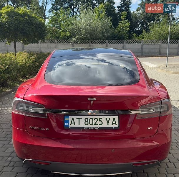 Лифтбек Tesla Model S 2013 в Ивано-Франковске