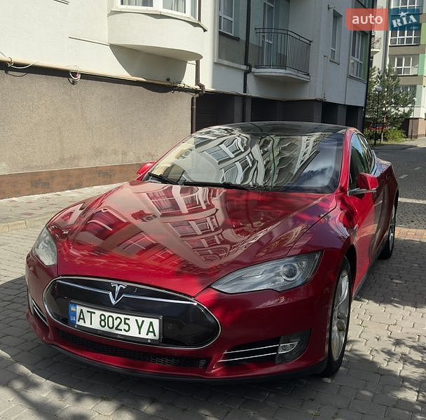 Лифтбек Tesla Model S 2013 в Ивано-Франковске