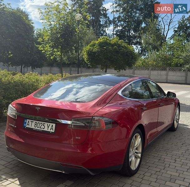 Лифтбек Tesla Model S 2013 в Ивано-Франковске