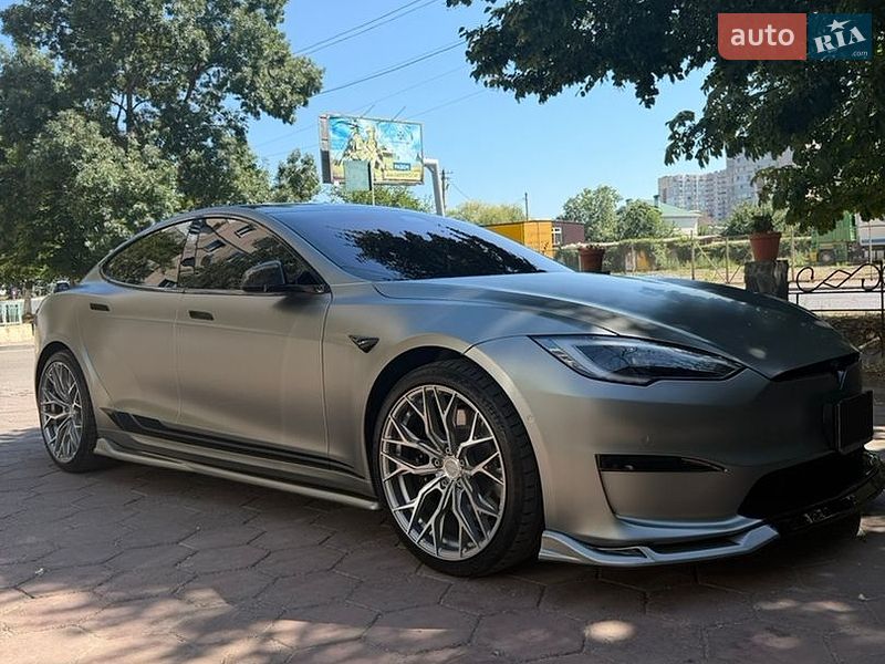 Tesla Model S 2021