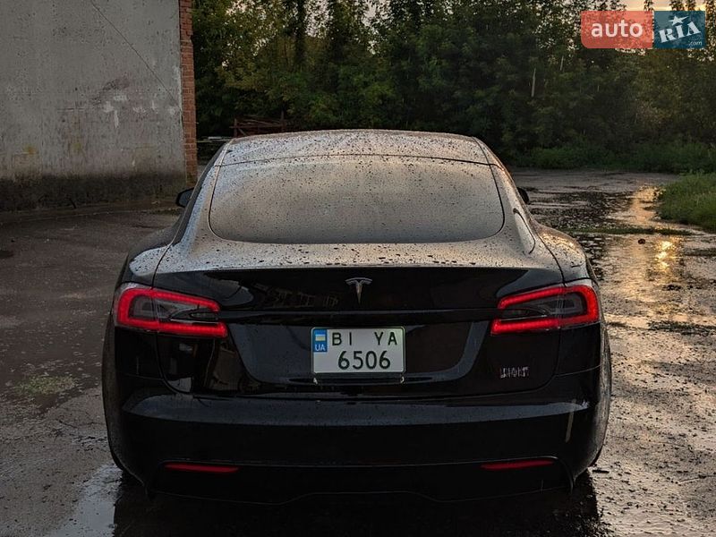 Лифтбек Tesla Model S 2021 в Миргороде