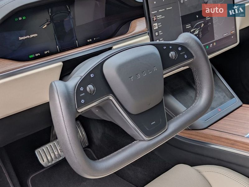 Лифтбек Tesla Model S 2021 в Миргороде