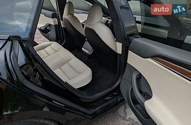 Лифтбек Tesla Model S 2021 в Миргороде