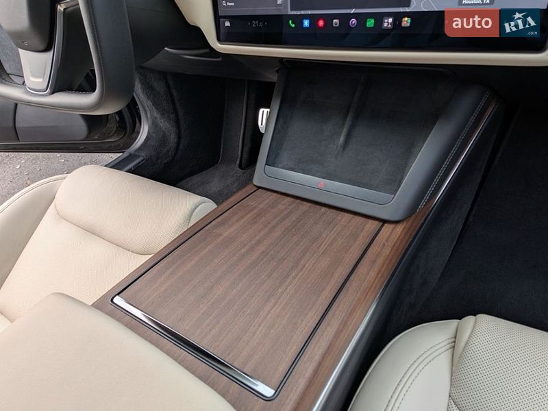 Лифтбек Tesla Model S 2021 в Миргороде