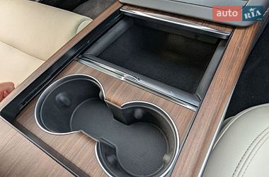 Лифтбек Tesla Model S 2021 в Миргороде