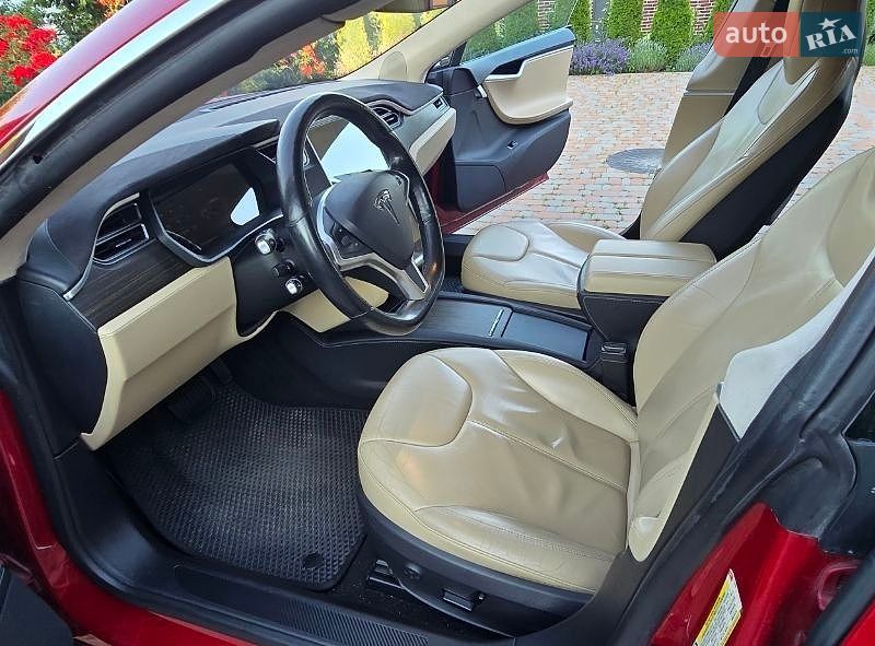 Лифтбек Tesla Model S 2015 в Киеве
