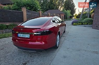 Лифтбек Tesla Model S 2015 в Киеве