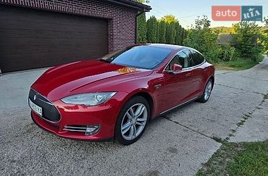 Tesla Model S  2015