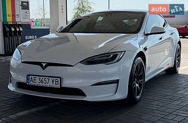 Tesla Model S  2021