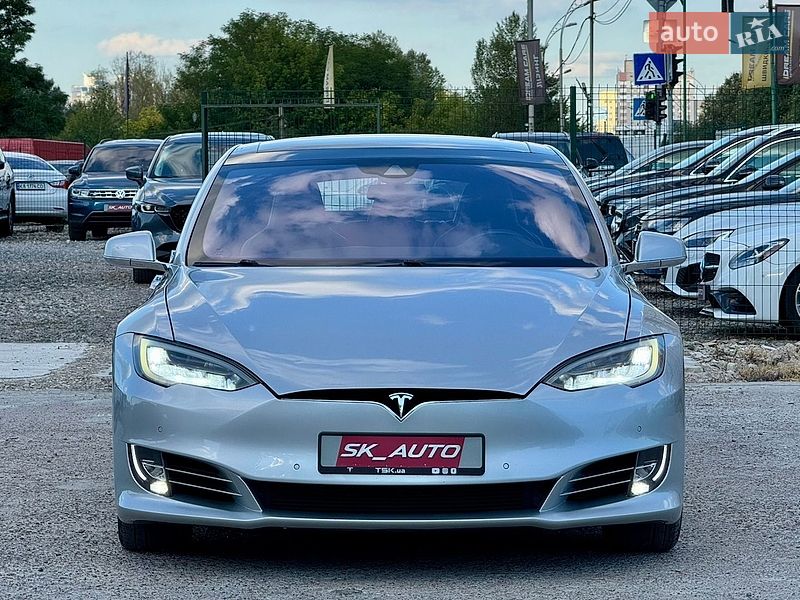 Ліфтбек Tesla Model S 2016 в Києві
