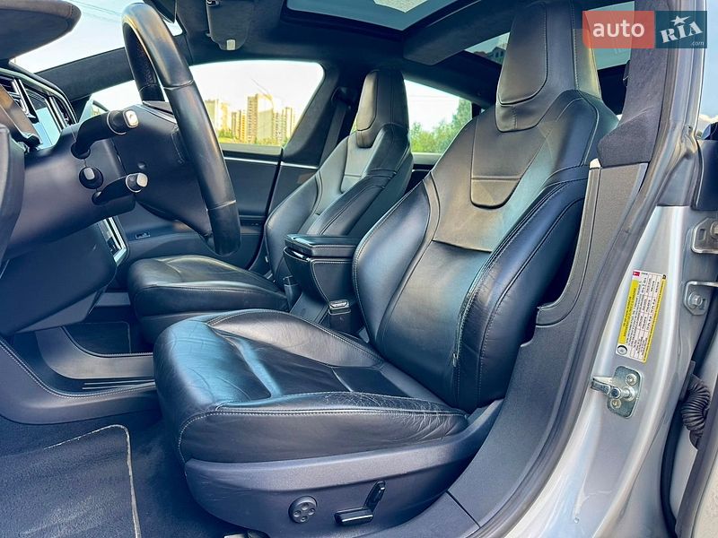 Ліфтбек Tesla Model S 2016 в Києві