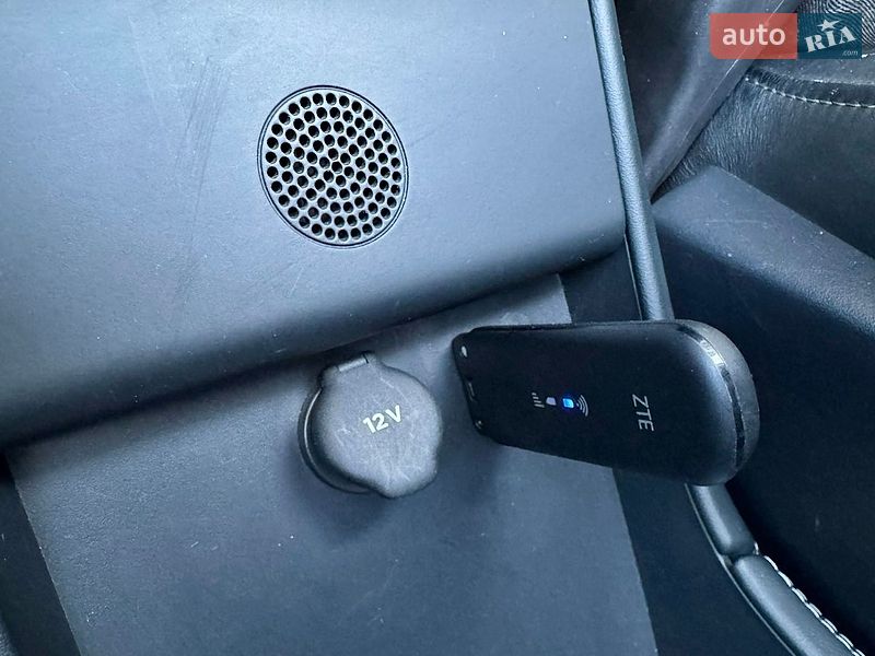 Ліфтбек Tesla Model S 2016 в Києві