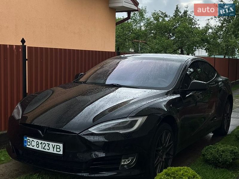 Tesla Model S 2019