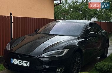 Tesla Model S  2019