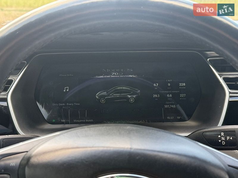 Лифтбек Tesla Model S 2016 в Нетешине