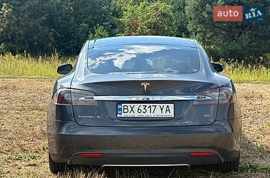 Лифтбек Tesla Model S 2016 в Нетешине