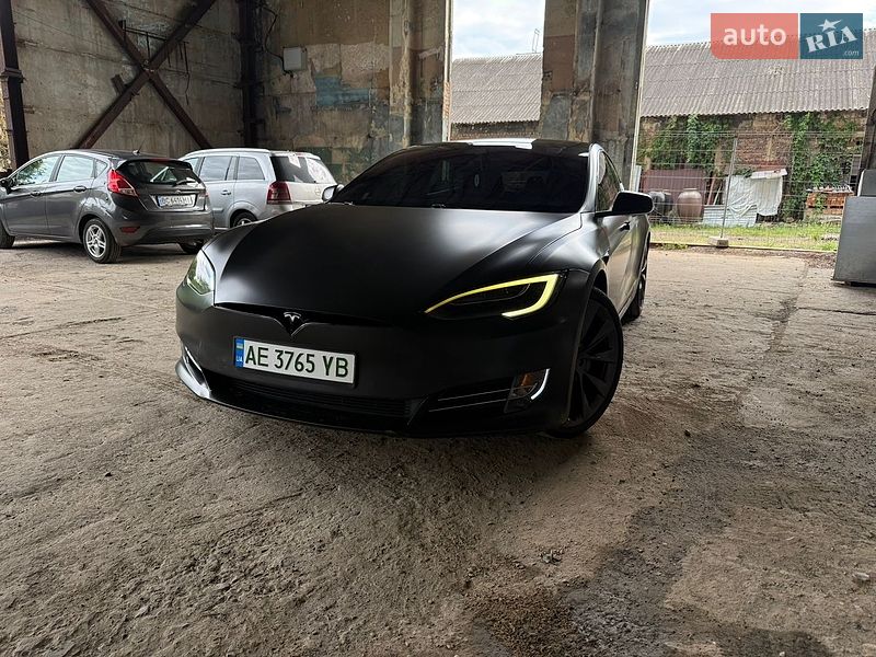 Лифтбек Tesla Model S 2019 в Львове Лифтбек Tesla Model S 2019 в Львове