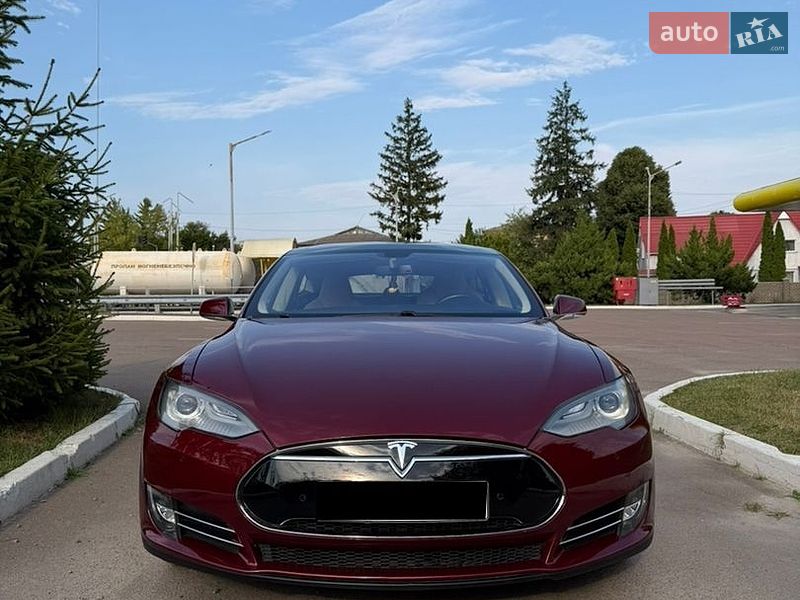 Лифтбек Tesla Model S 2013 в Коростышеве