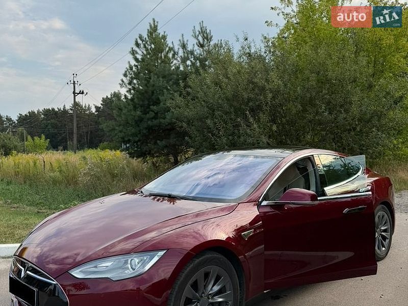 Лифтбек Tesla Model S 2013 в Коростышеве